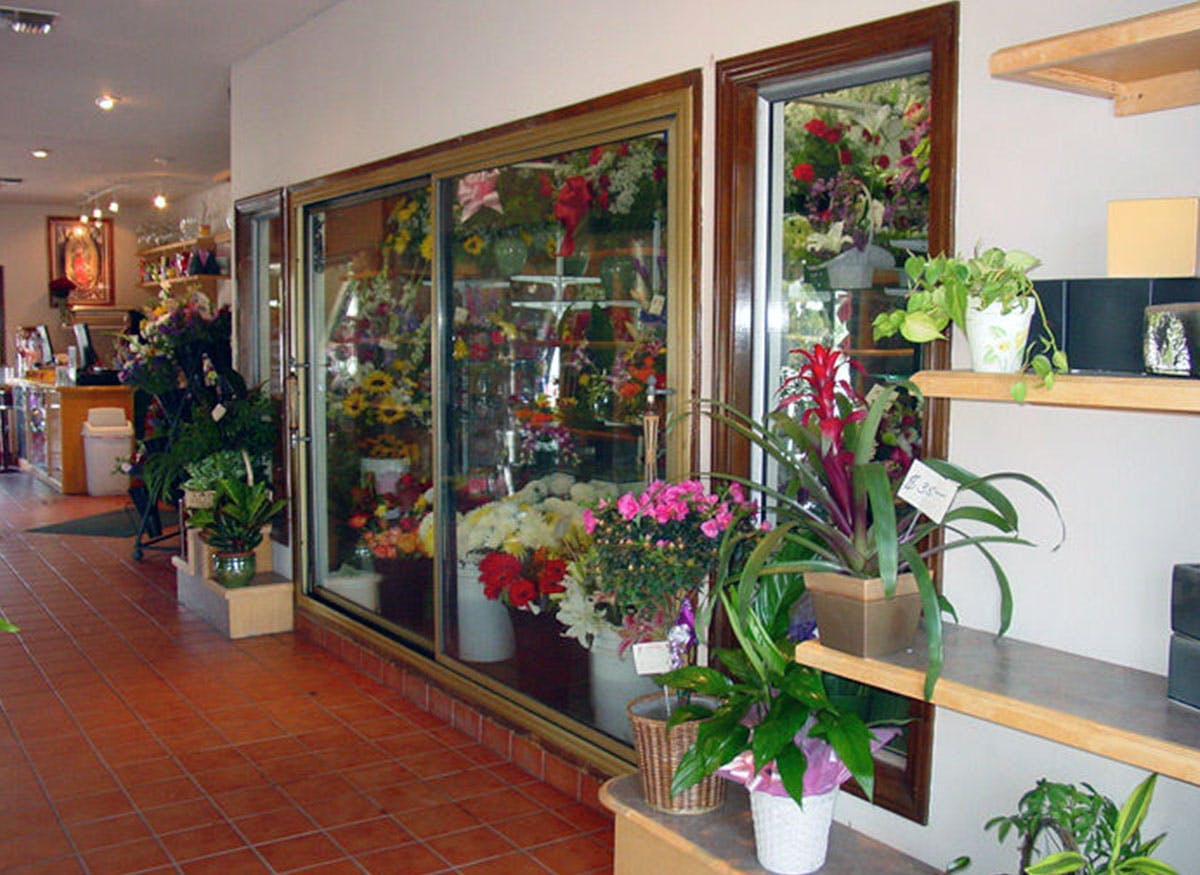 Ron & Alicia Robinson Florist Store Hours & Information